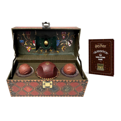 Figura Harry Potter Collectible Quidditch Set (Includes Removeable Golden Snitch!)